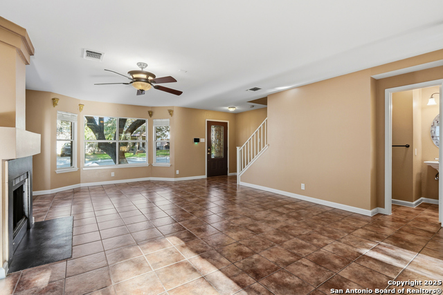 Listing photo id 4 for 17426 Emerald Canyon