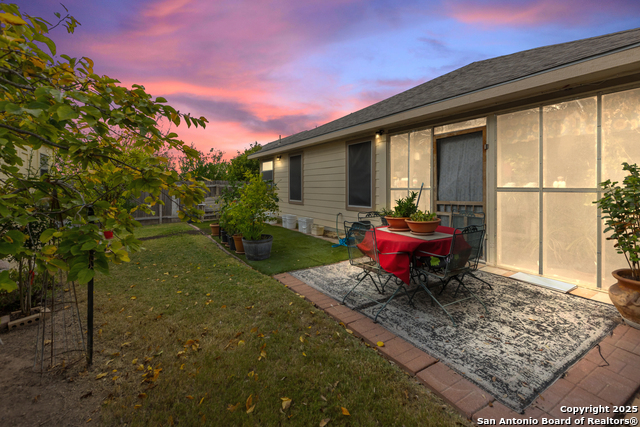 Image 21 of 24 For 10954 Geneva Moon