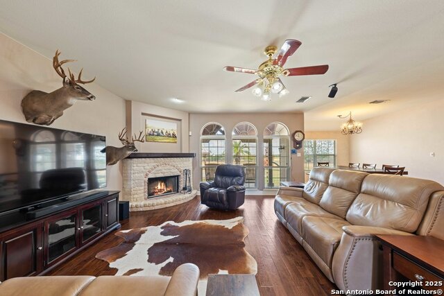 Image 13 of 50 For 2425 Elm Creek