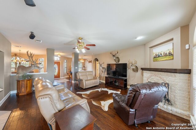 Image 14 of 50 For 2425 Elm Creek