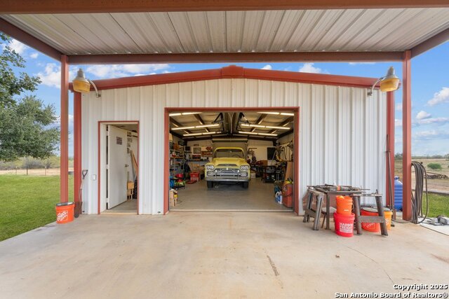 Image 36 of 50 For 2425 Elm Creek