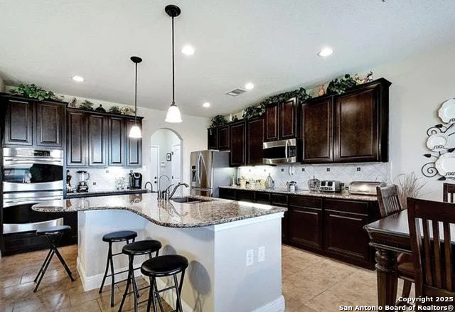 Image 6 of 20 For 929 Resaca