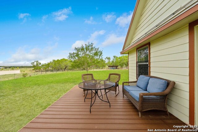 Listing photo id 21 for 14830 Fm 1346