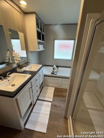 Image 8 of 16 For 15953 Flores Curve