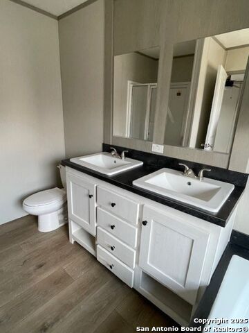 Image 9 of 16 For 15953 Flores Curve