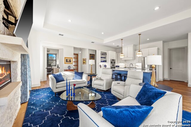 Listing photo id 12 for 1025 Comanche Hills