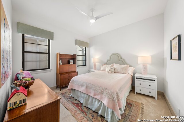 Listing photo id 21 for 1025 Comanche Hills