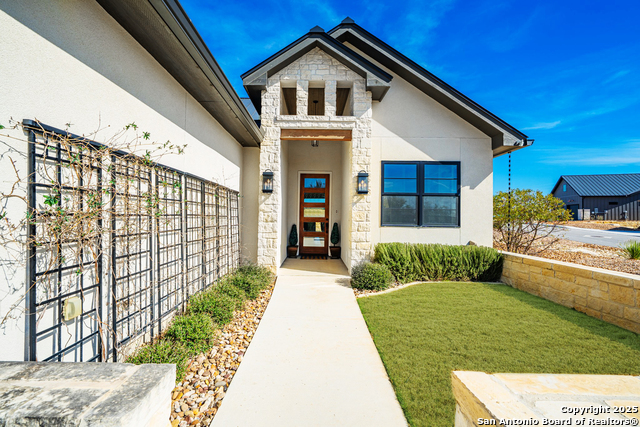 Listing photo id 23 for 1025 Comanche Hills