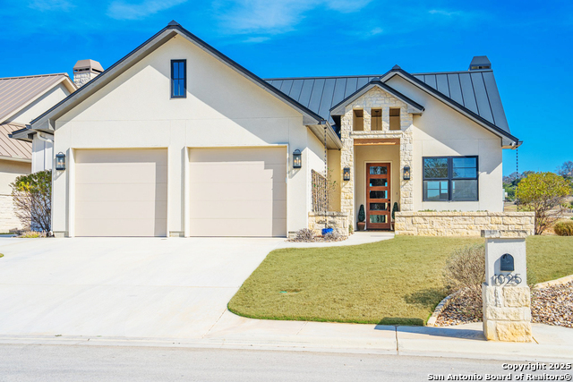Listing photo id 24 for 1025 Comanche Hills