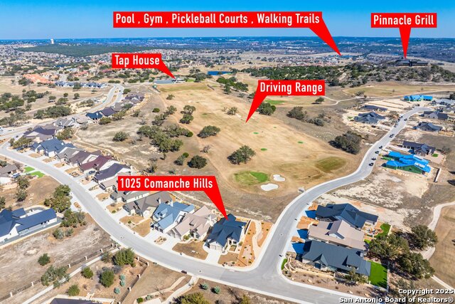 Listing photo id 3 for 1025 Comanche Hills