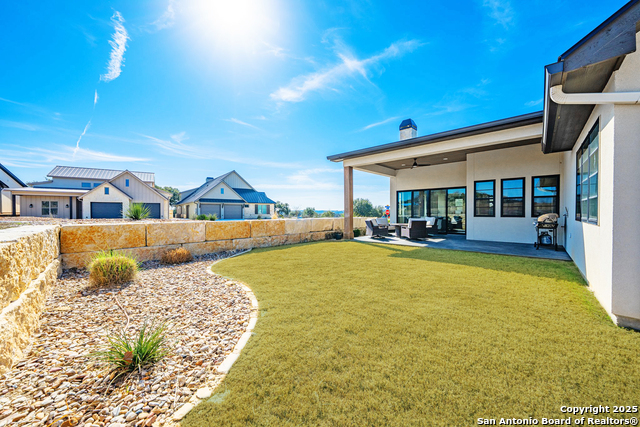 Listing photo id 5 for 1025 Comanche Hills