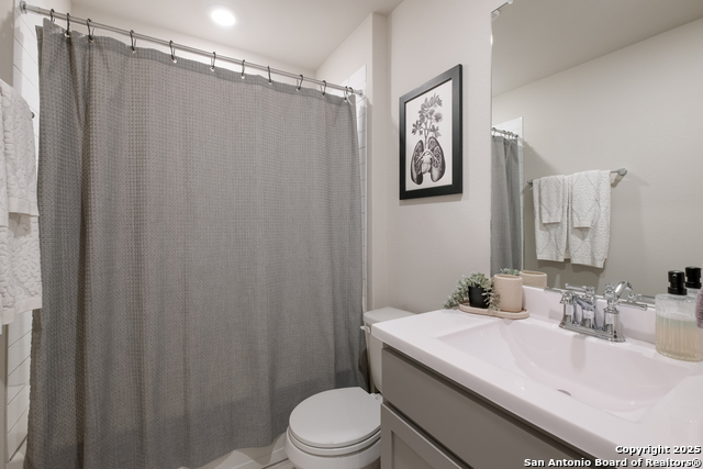 Image 18 of 24 For 5609 Jewel Curve