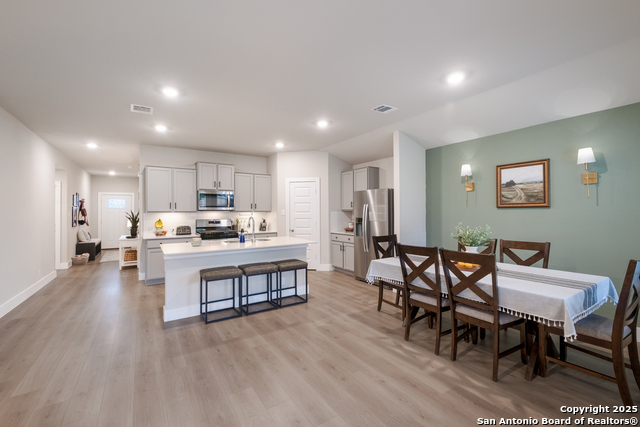 Image 9 of 24 For 5609 Jewel Curve