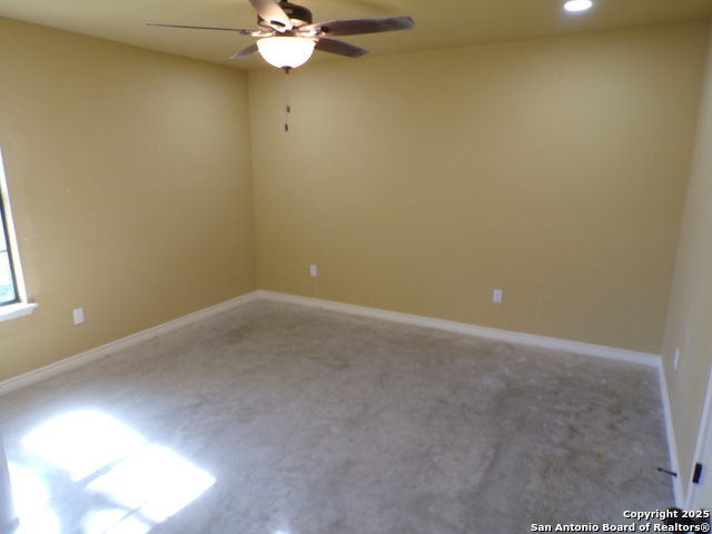 Image 4 of 11 For 705 Cargile W