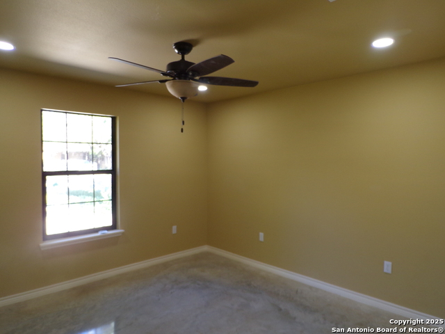 Image 8 of 11 For 705 Cargile W