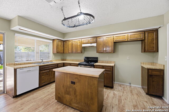 Image 8 of 20 For 13814 Brook Hollow