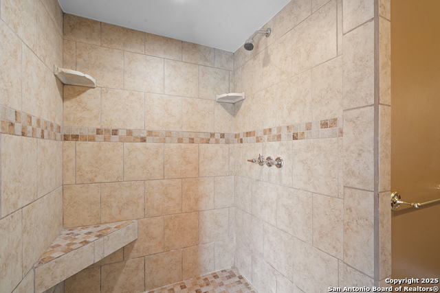 Listing photo id 24 for 203 Margaret