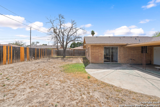 Listing photo id 38 for 203 Margaret