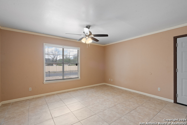 Listing photo id 3 for 203 Margaret