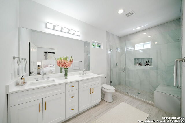 Image 13 of 23 For 2304 Perez