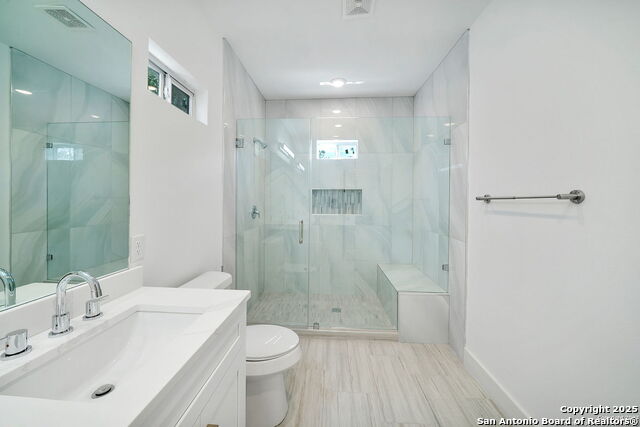 Image 14 of 23 For 2304 Perez