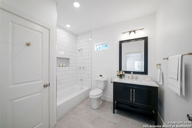 Image 18 of 23 For 2304 Perez