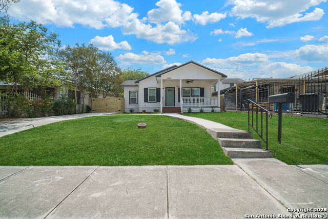 Image 2 of 23 For 2304 Perez