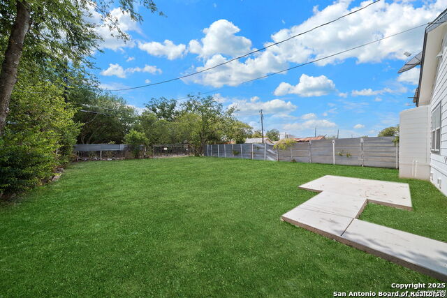 Image 22 of 23 For 2304 Perez