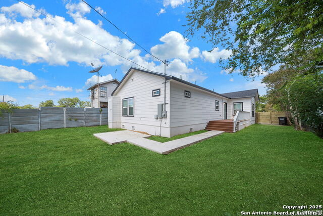 Image 23 of 23 For 2304 Perez