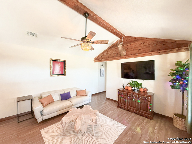 Image 3 of 41 For 200 Pr 6631