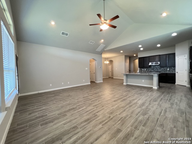 Listing photo id 11 for 3210 Genting