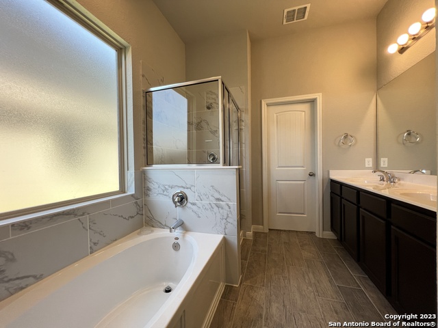 Listing photo id 16 for 3210 Genting