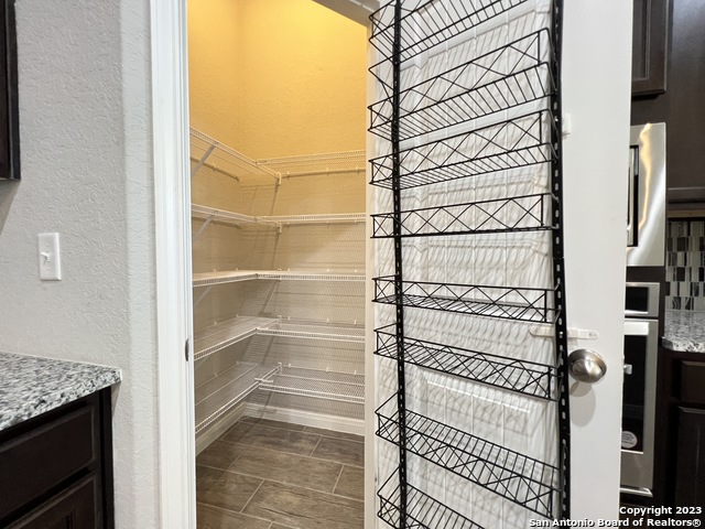 Listing photo id 4 for 3210 Genting