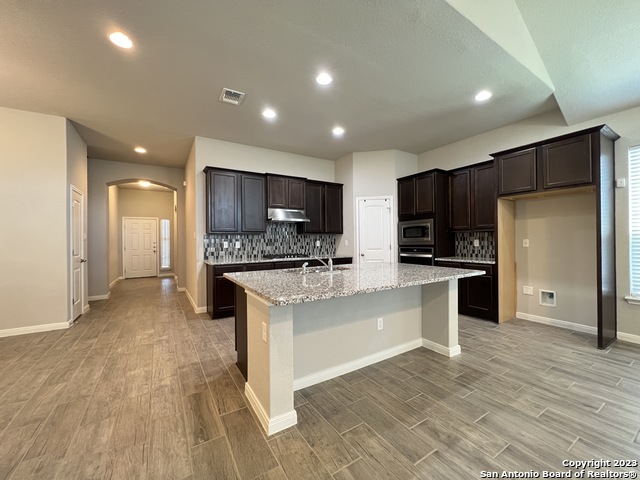 Listing photo id 7 for 3210 Genting