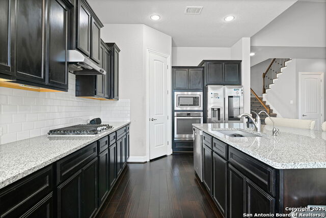 Listing photo id 8 for 744 Mesa Verde