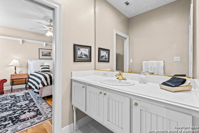 Image 51 of 61 For 10924 Reyes Canyons