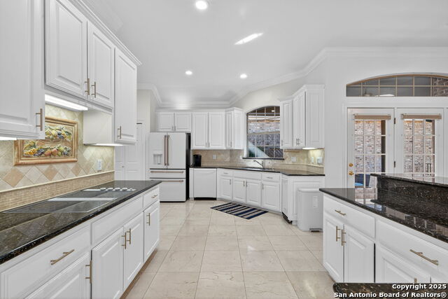 Image 10 of 29 For 6 Regent Arms