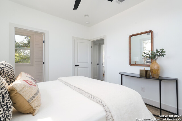 Image 15 of 56 For 419 Mesquite St N