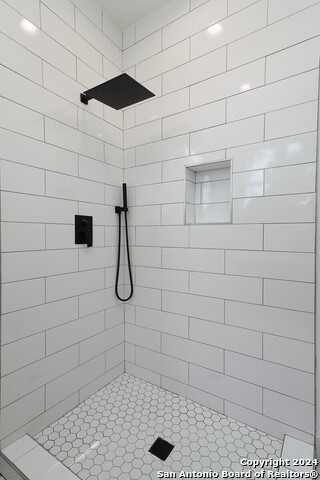 Image 18 of 56 For 419 Mesquite St N