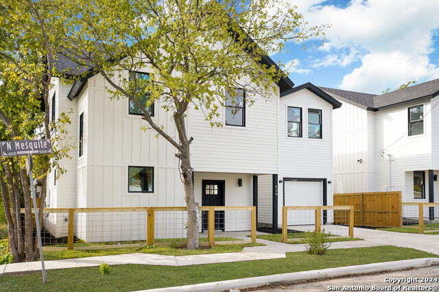 Image 4 of 56 For 419 Mesquite St N