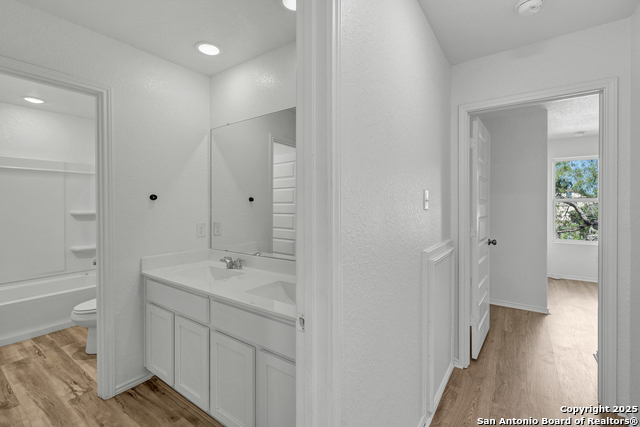 Image 23 of 33 For 5719 Hematite Rim