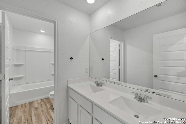 Image 24 of 33 For 5719 Hematite Rim