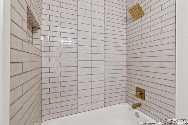 Image 14 of 21 For 534 Brightwood Pl