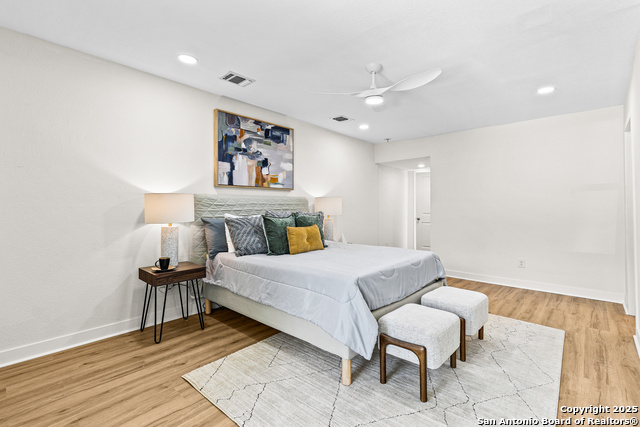 Image 18 of 21 For 534 Brightwood Pl