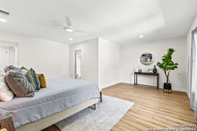 Image 19 of 21 For 534 Brightwood Pl