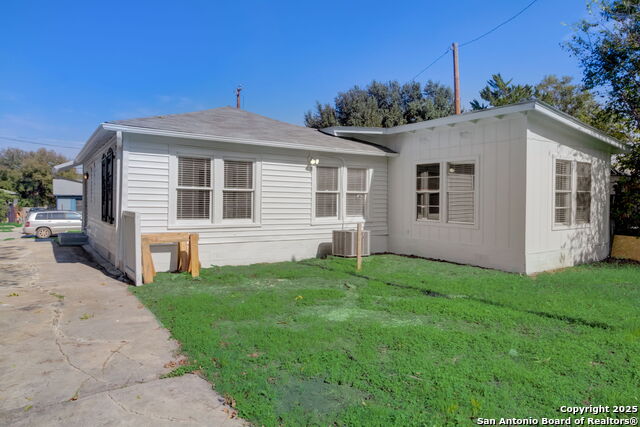 Image 16 of 17 For 1622 Gorman  