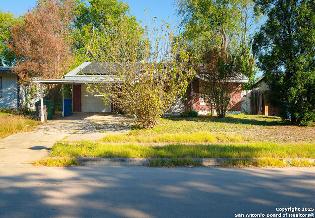 Image 2 of 25 For 5135 Village Lawn