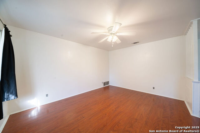 Image 22 of 25 For 5135 Village Lawn