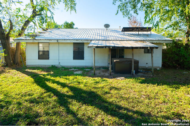 Image 25 of 25 For 5135 Village Lawn