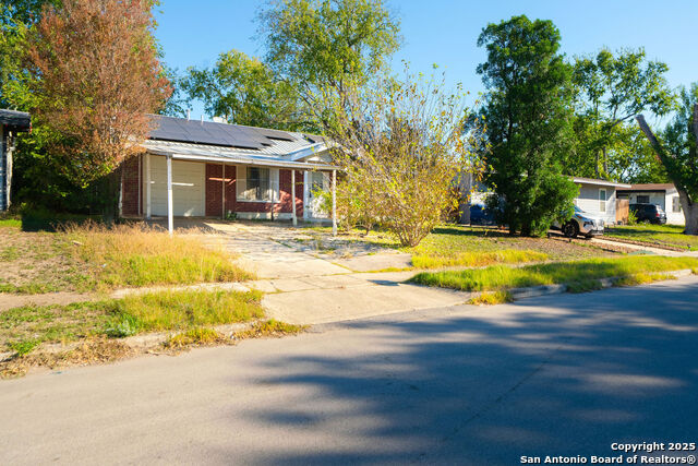 Image 4 of 25 For 5135 Village Lawn